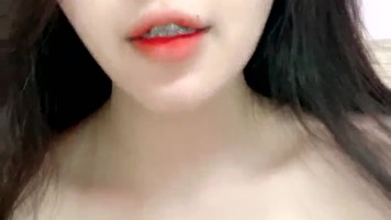 Neng Sisi Pamer Bokong Tidak Pakai Celana