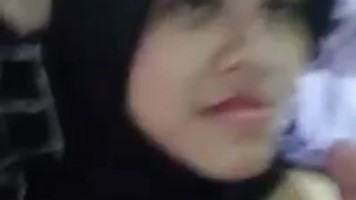 Bokep Jilbab – Cewek Jilbab Lugu Polos Disuruh Apa Aja Doi Nurut