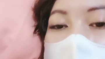 Dhini Spill Nenen Host si Rambut Pendek