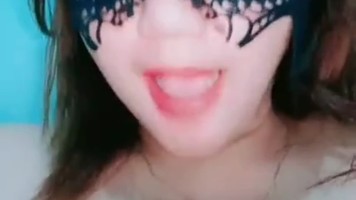 Bokep Indo Expresi Wajah Sange Cewek Live Colmek di Bling2