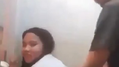 Bokep Indo Masih SMP Ngentot Di Kamar Mandi